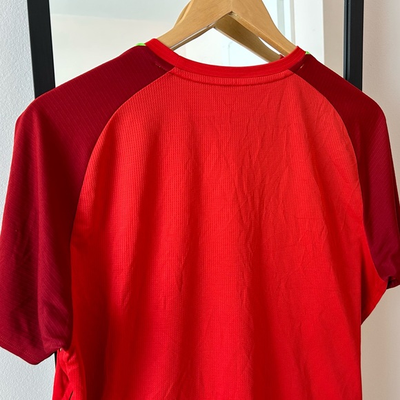 Vintage 2018 Liverpool FC ⚽️ New Balance Soccer Jersey LFC Betvictor EPL - Picture 14 of 15